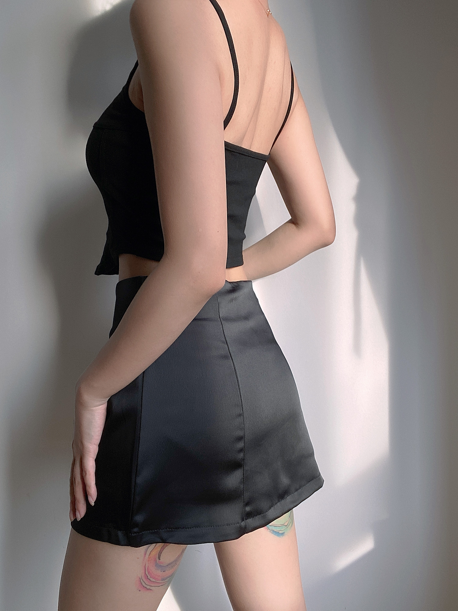 High-Waisted Retro Y2K Sexy Fishbone Spliced Slim Camisole with Curved Hem for Women - Solid Color Fashion Top High-Waisted Retro Y2K Sexy Fishbone Spliced Slim Camisole with Curved Hem for Women - Solid Color Fashion Top