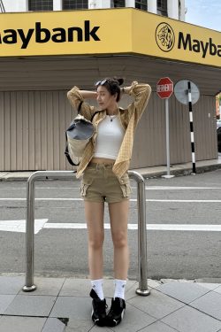 High-Waisted Spicy Girl Denim Shorts for Women - 2025 Summer American Style Washed Hot Pants for a Chic Look