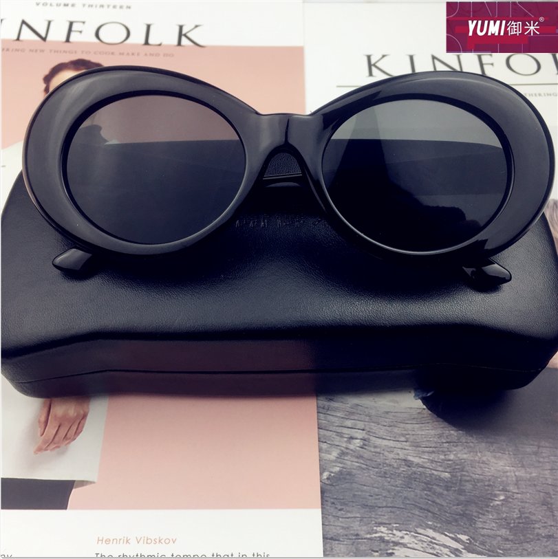 Hip-Hop Style Oval Sunglasses Inspired by Burijie Bridge and G-Dragon – Trendy Alien Glasses for Y2K Fashion Lovers Hip-Hop Style Oval Sunglasses Inspired by Burijie Bridge and G-Dragon – Trendy Alien Glasses for Y2K Fashion Lovers