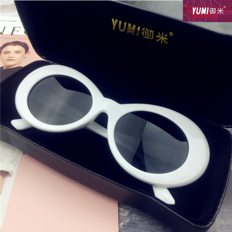 Hip-Hop Style Oval Sunglasses Inspired by Burijie Bridge and G-Dragon – Trendy Alien Glasses for Y2K Fashion Lovers Hip-Hop Style Oval Sunglasses Inspired by Burijie Bridge and G-Dragon – Trendy Alien Glasses for Y2K Fashion Lovers