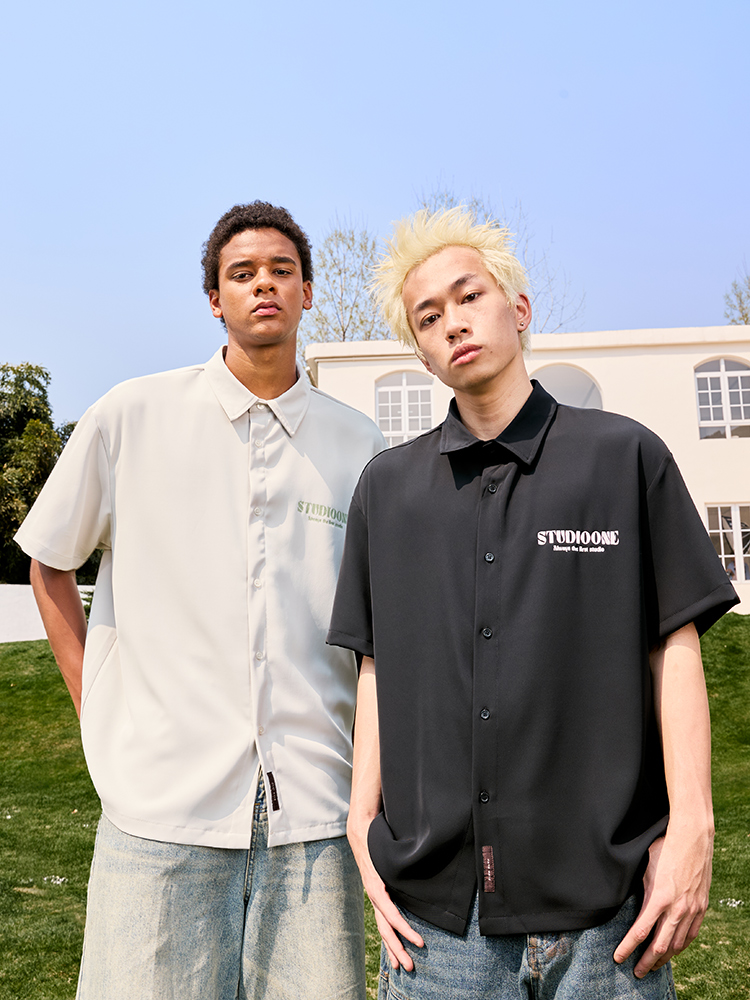 Ice Silk Short Sleeve Shirt - American Vintage Draped Letter Design, Unisex Thin Style, Trendy 2025 Look, Cool Feel Fashion Ice Silk Short Sleeve Shirt - American Vintage Draped Letter Design, Unisex Thin Style, Trendy 2025 Look, Cool Feel Fashion