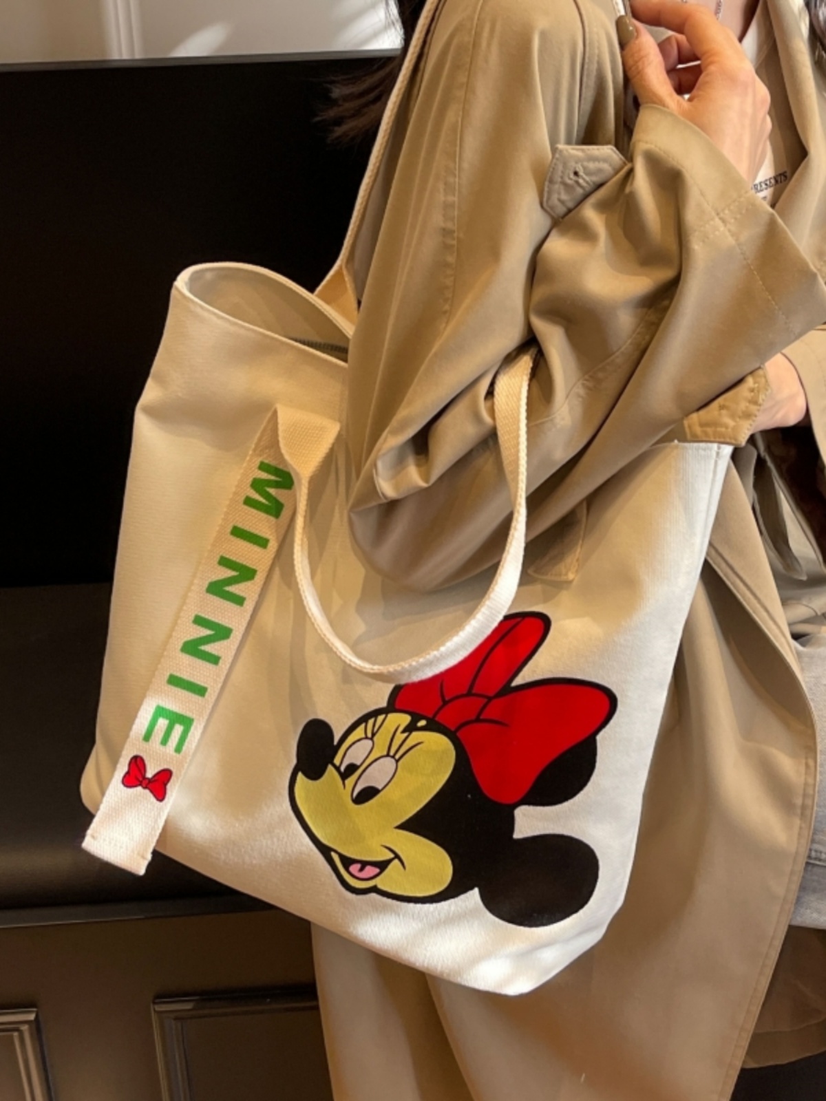 Japanese-Style Cartoon Single-Shoulder Canvas Tote Bag for Women – Versatile, Large Capacity, Perfect for Students and Commuting Japanese-Style Cartoon Single-Shoulder Canvas Tote Bag for Women – Versatile, Large Capacity, Perfect for Students and Commuting