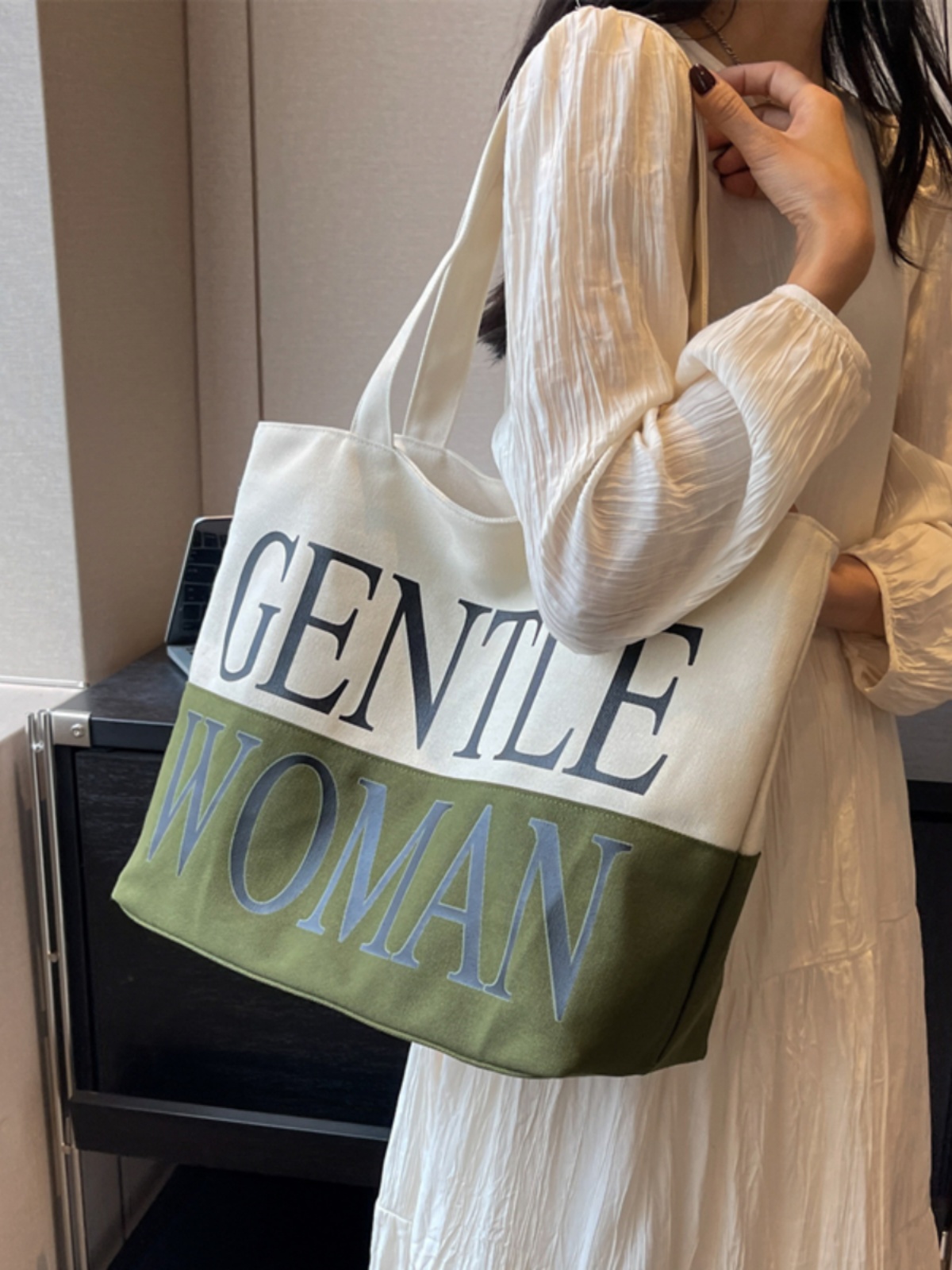 Japanese Style Large Capacity Canvas Tote Bag for Women - Versatile Casual Mommy Shoulder Bag for Class and Commuting Japanese Style Large Capacity Canvas Tote Bag for Women - Versatile Casual Mommy Shoulder Bag for Class and Commuting