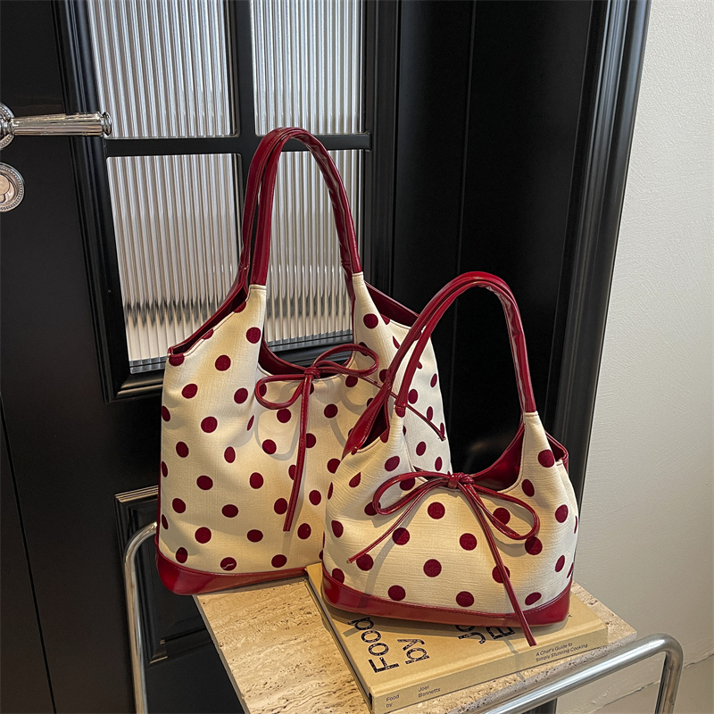 Japanese-Style Minimalist Polka Dot Bucket Bag for Women – Large Capacity Tote with Bow, 2025 Trendy Design Japanese-Style Minimalist Polka Dot Bucket Bag for Women – Large Capacity Tote with Bow, 2025 Trendy Design