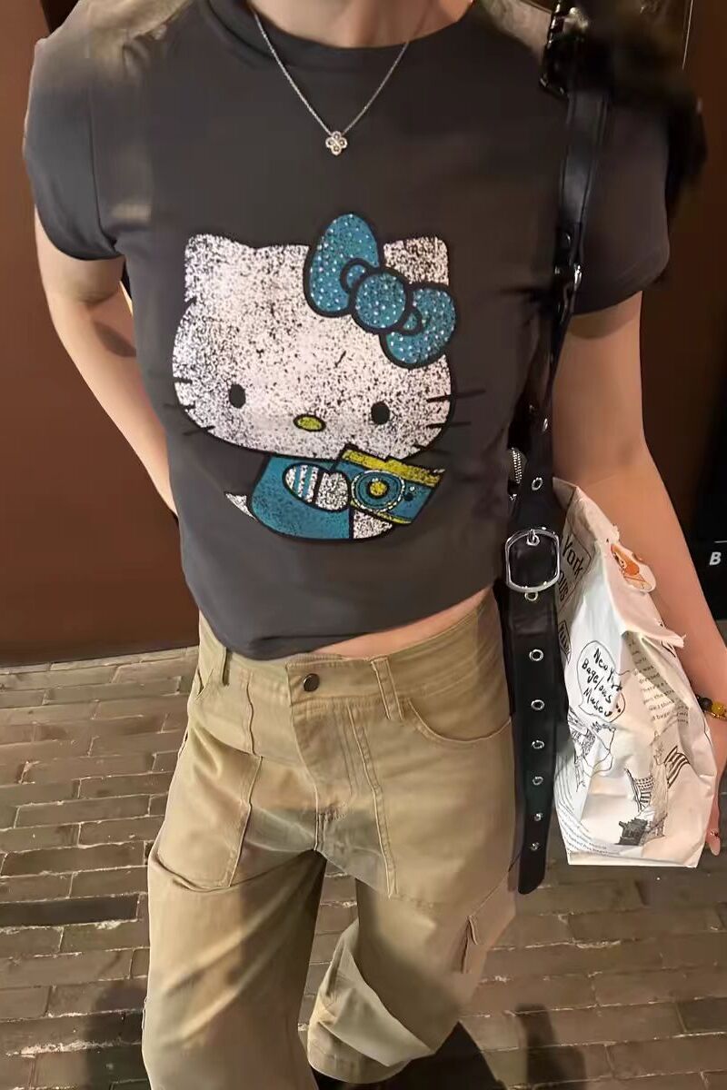 Korean Retro Streetwear Distressed Kitty Cat Print Fitted T-Shirt for Women - Summer Slim Short Sleeves, Waist-Cinching Style