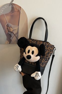 Korean-Style Cartoon Anime Crossbody Bag - Cute Girl Bucket Bag for Spring/Summer 2025, Trendy High-End Underarm Bag