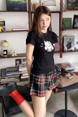 Korean-Style Cute Kitty Cat Print Black Slim-Fit T-Shirt for Women - Age-Reducing Summer Short Sleeve Top