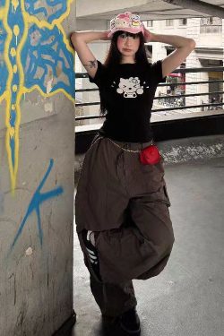 Korean-Style Cute Kitty Cat Print Black Slim-Fit T-Shirt for Women - Age-Reducing Summer Short Sleeve Top