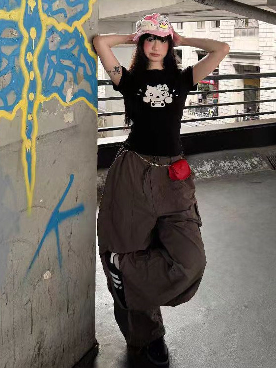 Korean-Style Cute Kitty Cat Print Black Slim-Fit T-Shirt for Women - Age-Reducing Summer Short Sleeve Top Korean-Style Cute Kitty Cat Print Black Slim-Fit T-Shirt for Women - Age-Reducing Summer Short Sleeve Top