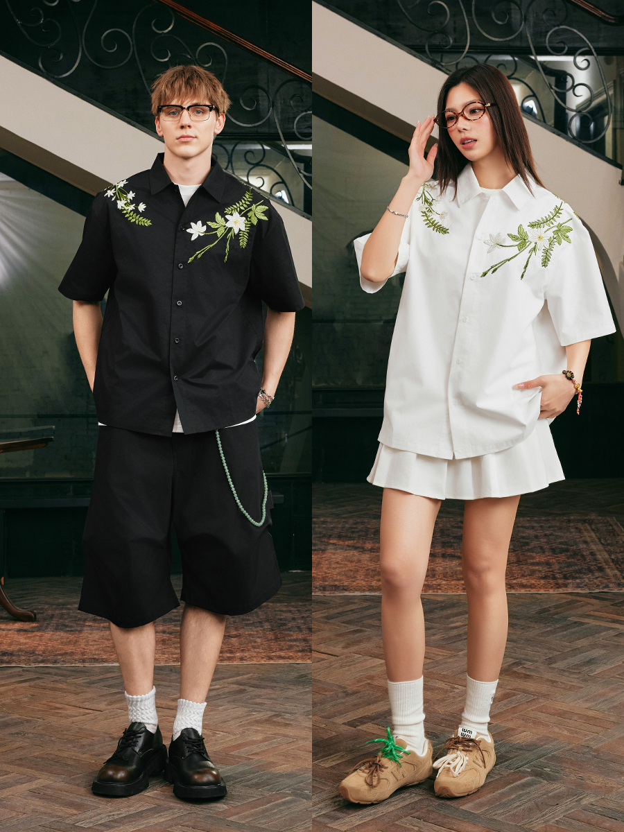 Korean-Style Green Floral Embroidered Cuban Collar Short Sleeve Shirt for Couples - Loose Fit Vacation Wear Korean-Style Green Floral Embroidered Cuban Collar Short Sleeve Shirt for Couples - Loose Fit Vacation Wear