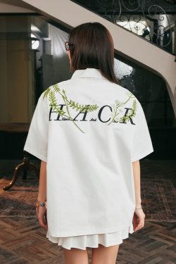 Korean-Style Green Floral Embroidered Cuban Collar Short Sleeve Shirt for Couples - Loose Fit Vacation Wear