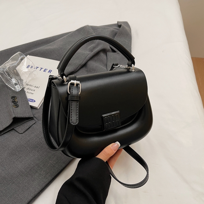 Korean Style Handheld Saddle Bag - 2025 Summer Minimalist Versatile Shoulder & Crossbody Bag for Fashion Lovers Korean Style Handheld Saddle Bag - 2025 Summer Minimalist Versatile Shoulder & Crossbody Bag for Fashion Lovers