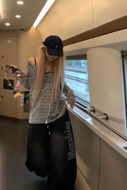 Korean Style High-End Striped Color-Blocking Long Sleeve Top for Women, Slim Fit Sun Protection Shirt for Summer