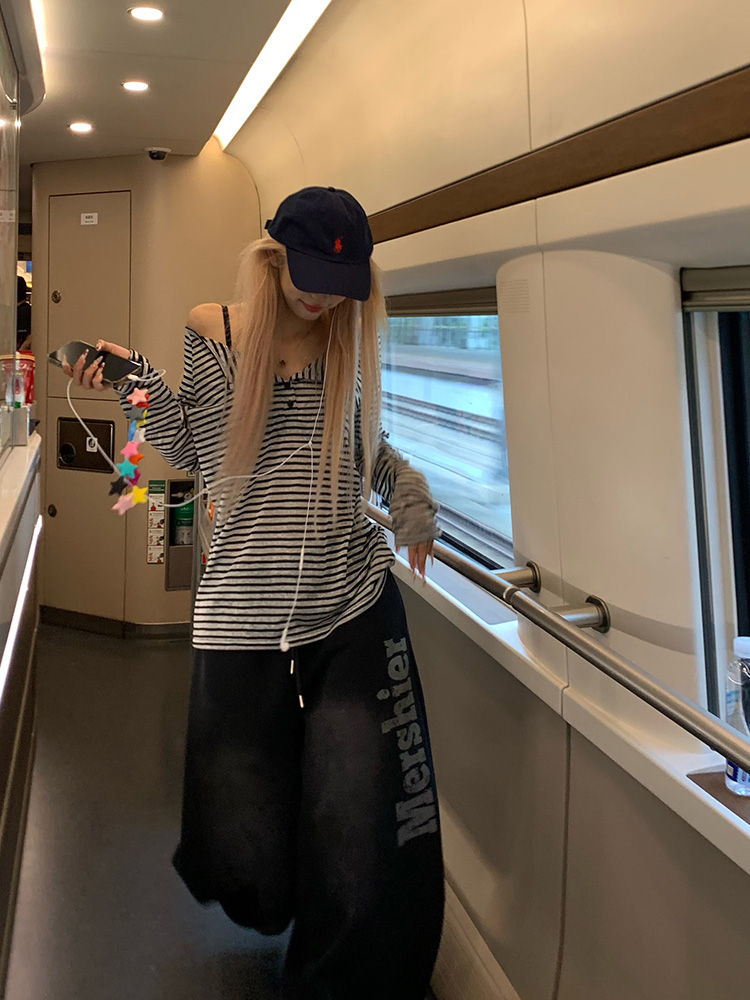 Korean Style High-End Striped Color-Blocking Long Sleeve Top for Women, Slim Fit Sun Protection Shirt for Summer Korean Style High-End Striped Color-Blocking Long Sleeve Top for Women, Slim Fit Sun Protection Shirt for Summer