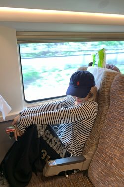 Korean Style High-End Striped Color-Blocking Long Sleeve Top for Women, Slim Fit Sun Protection Shirt for Summer