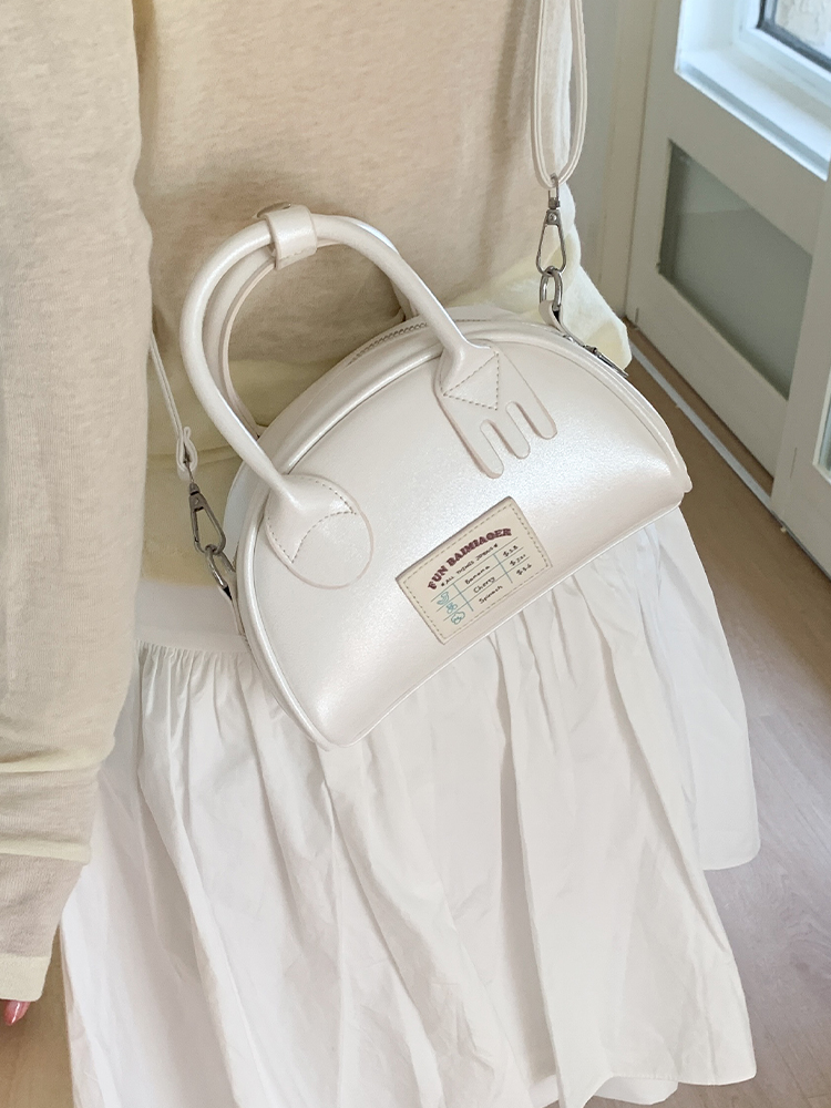 Korean-Style High-End Versatile Handbag for Women - Minimalist Shoulder & Crossbody Bag for Summer 2025 Fashion Korean-Style High-End Versatile Handbag for Women - Minimalist Shoulder & Crossbody Bag for Summer 2025 Fashion