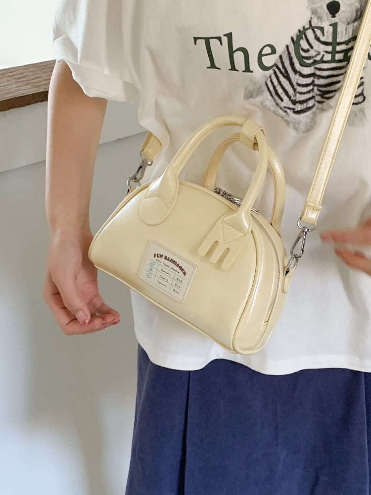 Korean-Style High-End Versatile Handbag for Women - Minimalist Shoulder & Crossbody Bag for Summer 2025 Fashion Korean-Style High-End Versatile Handbag for Women - Minimalist Shoulder & Crossbody Bag for Summer 2025 Fashion