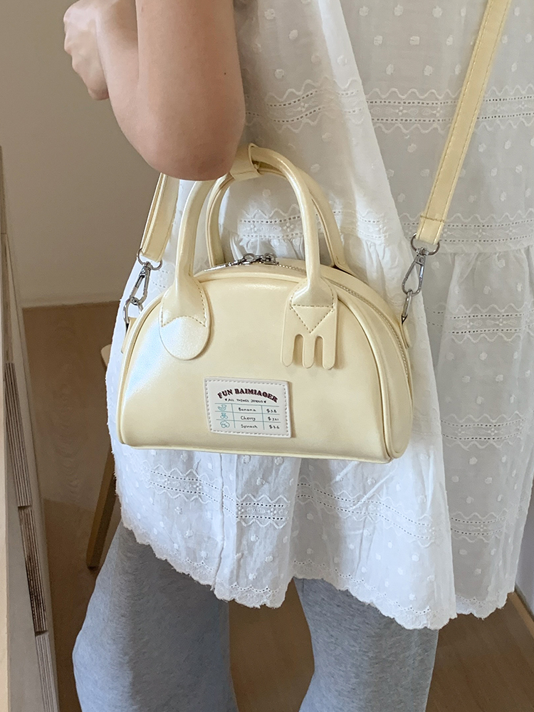 Korean-Style High-End Versatile Handbag for Women - Minimalist Shoulder & Crossbody Bag for Summer 2025 Fashion Korean-Style High-End Versatile Handbag for Women - Minimalist Shoulder & Crossbody Bag for Summer 2025 Fashion
