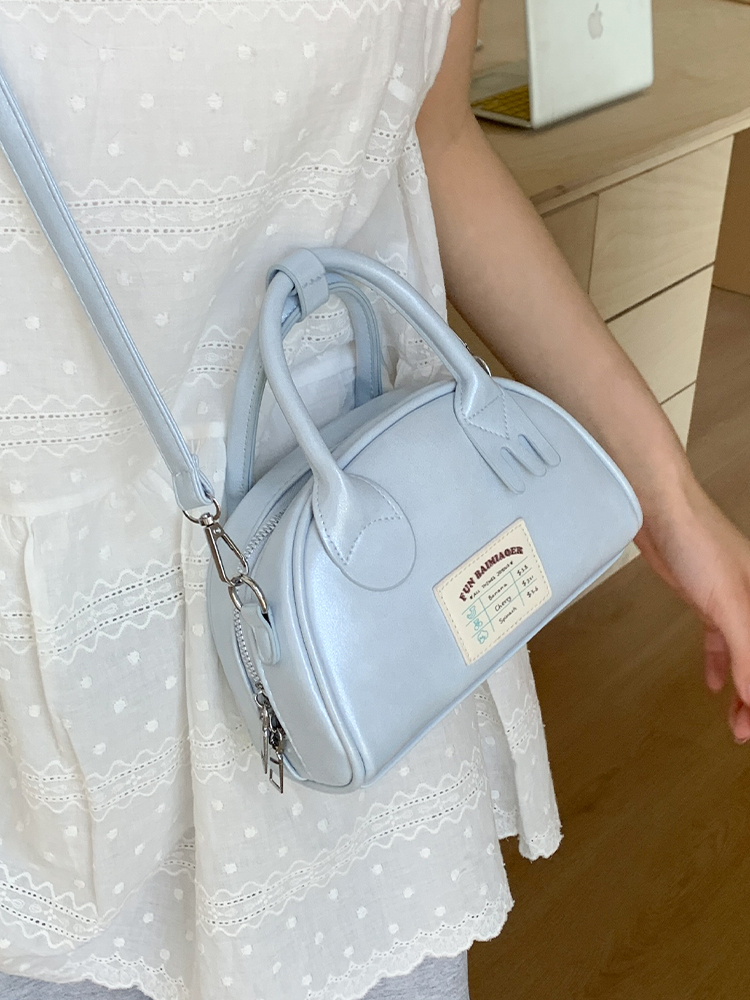 Korean-Style High-End Versatile Handbag for Women - Minimalist Shoulder & Crossbody Bag for Summer 2025 Fashion Korean-Style High-End Versatile Handbag for Women - Minimalist Shoulder & Crossbody Bag for Summer 2025 Fashion