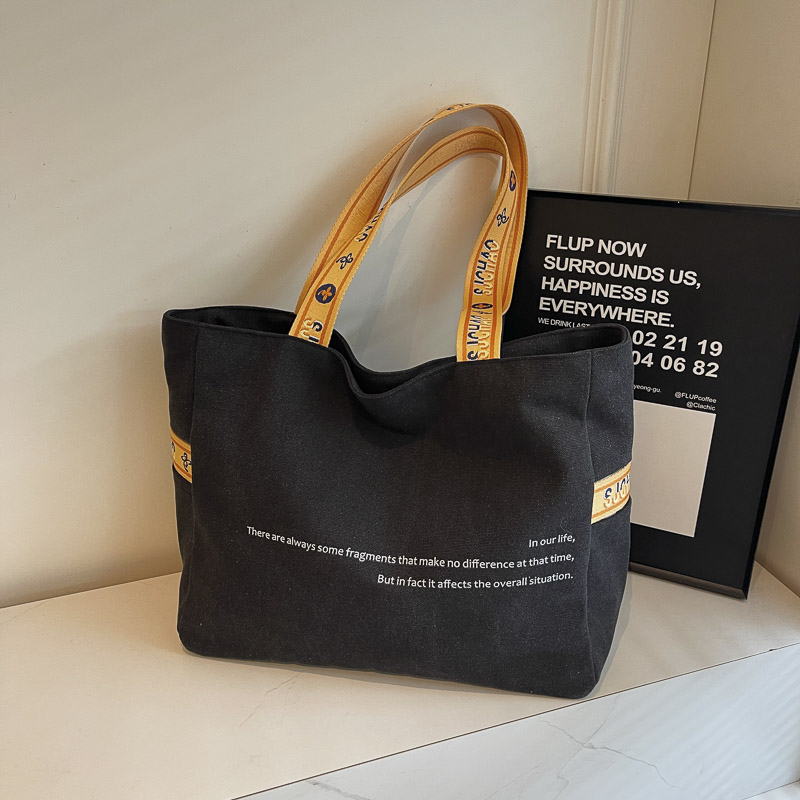 Korean-Style Large Capacity Canvas Tote Bag for Women, 2025 New Model, Perfect for Short Trips and Commuting Korean-Style Large Capacity Canvas Tote Bag for Women, 2025 New Model, Perfect for Short Trips and Commuting