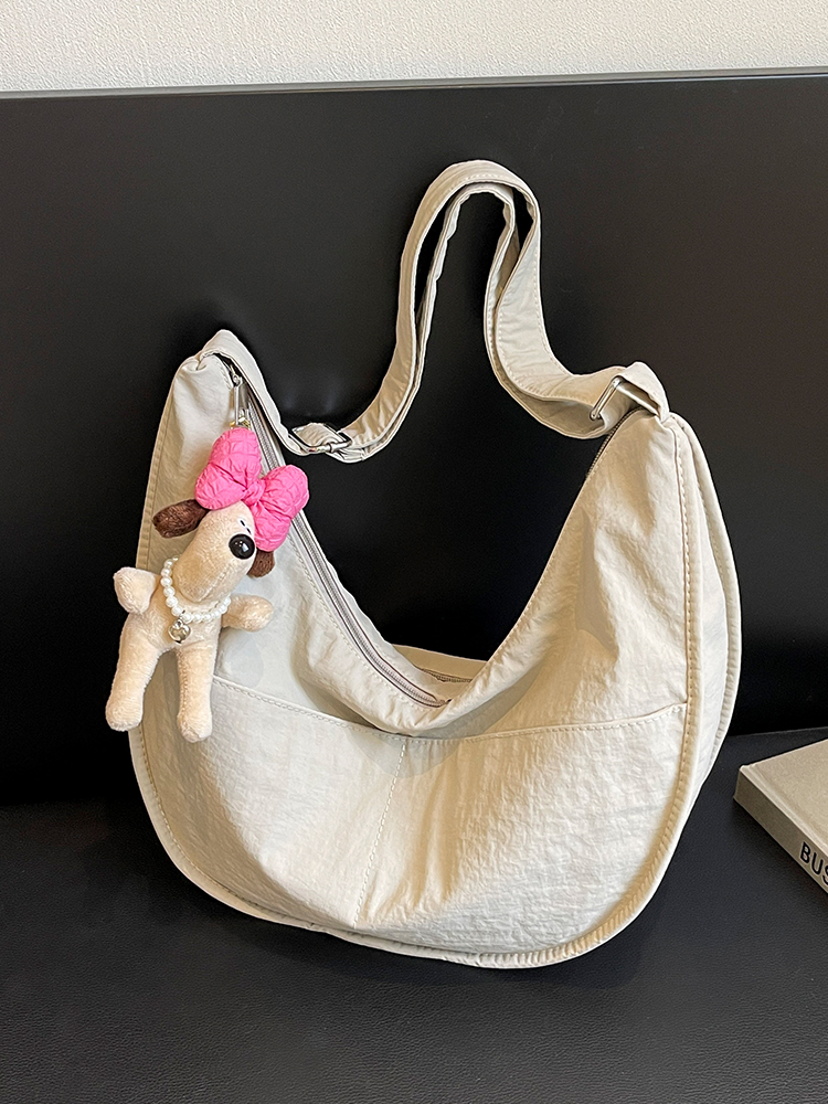 Korean-Style Large Capacity Casual Dumpling Bag for Women, 2025 Summer Versatile Nylon Commuting Shoulder Bag Korean-Style Large Capacity Casual Dumpling Bag for Women, 2025 Summer Versatile Nylon Commuting Shoulder Bag