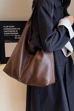 Korean Style Large-Capacity Shoulder Bag for Women - Retro Versatile Tote for Work and Commuting - Autumn Winter 2025 Collection