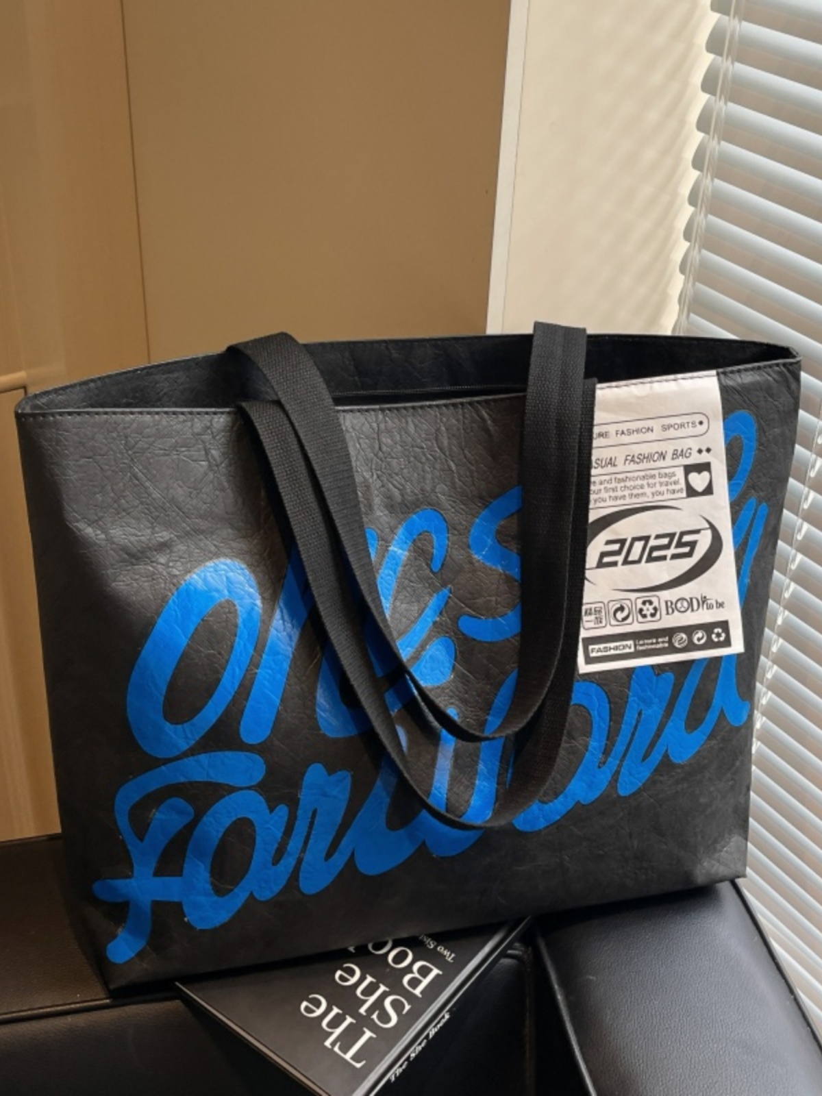 Korean-Style Large Capacity Tote Bag for Women - 2025 DuPont Paper Shoulder Bag for Class and Commuting Korean-Style Large Capacity Tote Bag for Women - 2025 DuPont Paper Shoulder Bag for Class and Commuting