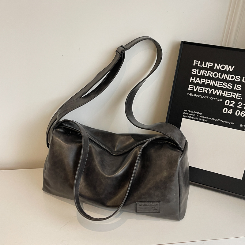 Korean Style Large Capacity Tote Bag for Women - Spring/Summer 2025 Commuter Handbag & Crossbody Travel Bag Korean Style Large Capacity Tote Bag for Women - Spring/Summer 2025 Commuter Handbag & Crossbody Travel Bag