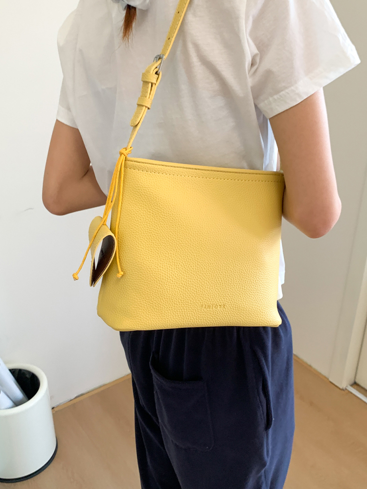 Korean Style Lychee Texture Minimalist Bucket Bag for Women - 2025 Summer Fashion Versatile Small Tote Korean Style Lychee Texture Minimalist Bucket Bag for Women - 2025 Summer Fashion Versatile Small Tote