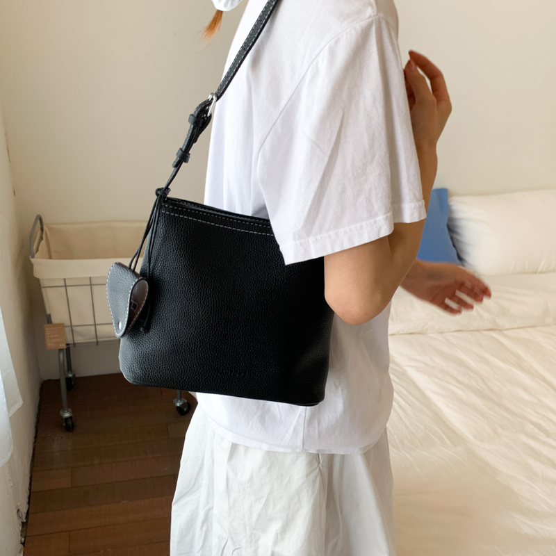 Korean Style Lychee Texture Minimalist Bucket Bag for Women - 2025 Summer Fashion Versatile Small Tote Korean Style Lychee Texture Minimalist Bucket Bag for Women - 2025 Summer Fashion Versatile Small Tote