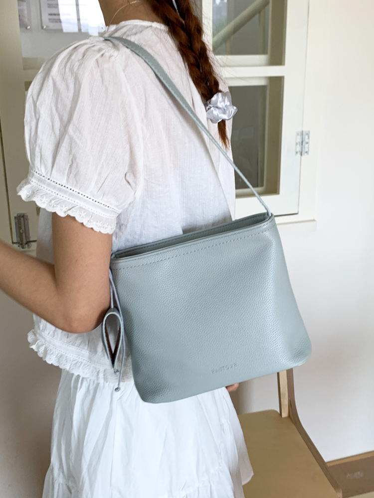 Korean Style Lychee Texture Minimalist Bucket Bag for Women - 2025 Summer Fashion Versatile Small Tote Korean Style Lychee Texture Minimalist Bucket Bag for Women - 2025 Summer Fashion Versatile Small Tote