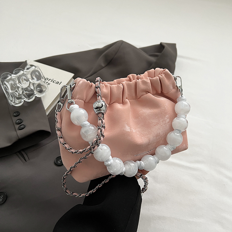 Korean-Style Minimalist Crossbody Bucket Handbag for Women - Versatile Fashionable Design for Commuting - Summer 2025 Collection Korean-Style Minimalist Crossbody Bucket Handbag for Women - Versatile Fashionable Design for Commuting - Summer 2025 Collection