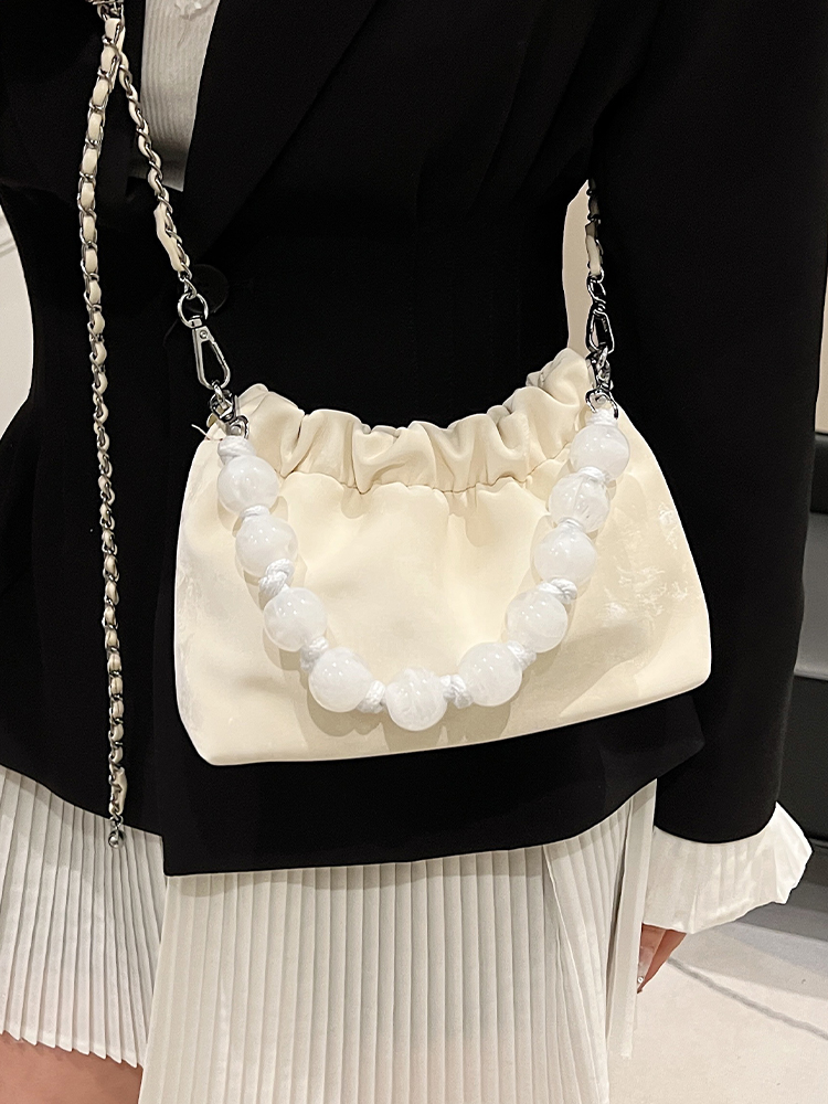 Korean-Style Minimalist Crossbody Bucket Handbag for Women - Versatile Fashionable Design for Commuting - Summer 2025 Collection Korean-Style Minimalist Crossbody Bucket Handbag for Women - Versatile Fashionable Design for Commuting - Summer 2025 Collection