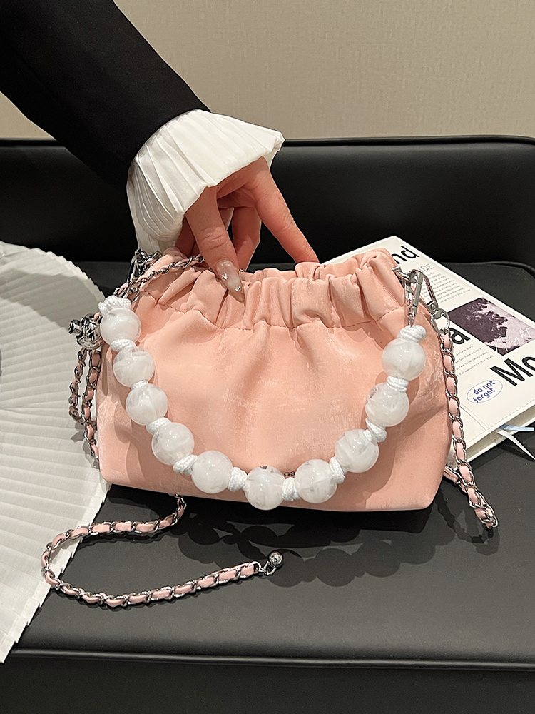 Korean-Style Minimalist Crossbody Bucket Handbag for Women - Versatile Fashionable Design for Commuting - Summer 2025 Collection Korean-Style Minimalist Crossbody Bucket Handbag for Women - Versatile Fashionable Design for Commuting - Summer 2025 Collection