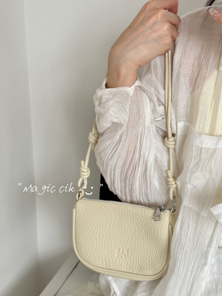 Korean-Style Minimalist Mini Shoulder Commuter Bag for Women - 2025 Summer Trendy Crossbody Small Square Bag Korean-Style Minimalist Mini Shoulder Commuter Bag for Women - 2025 Summer Trendy Crossbody Small Square Bag