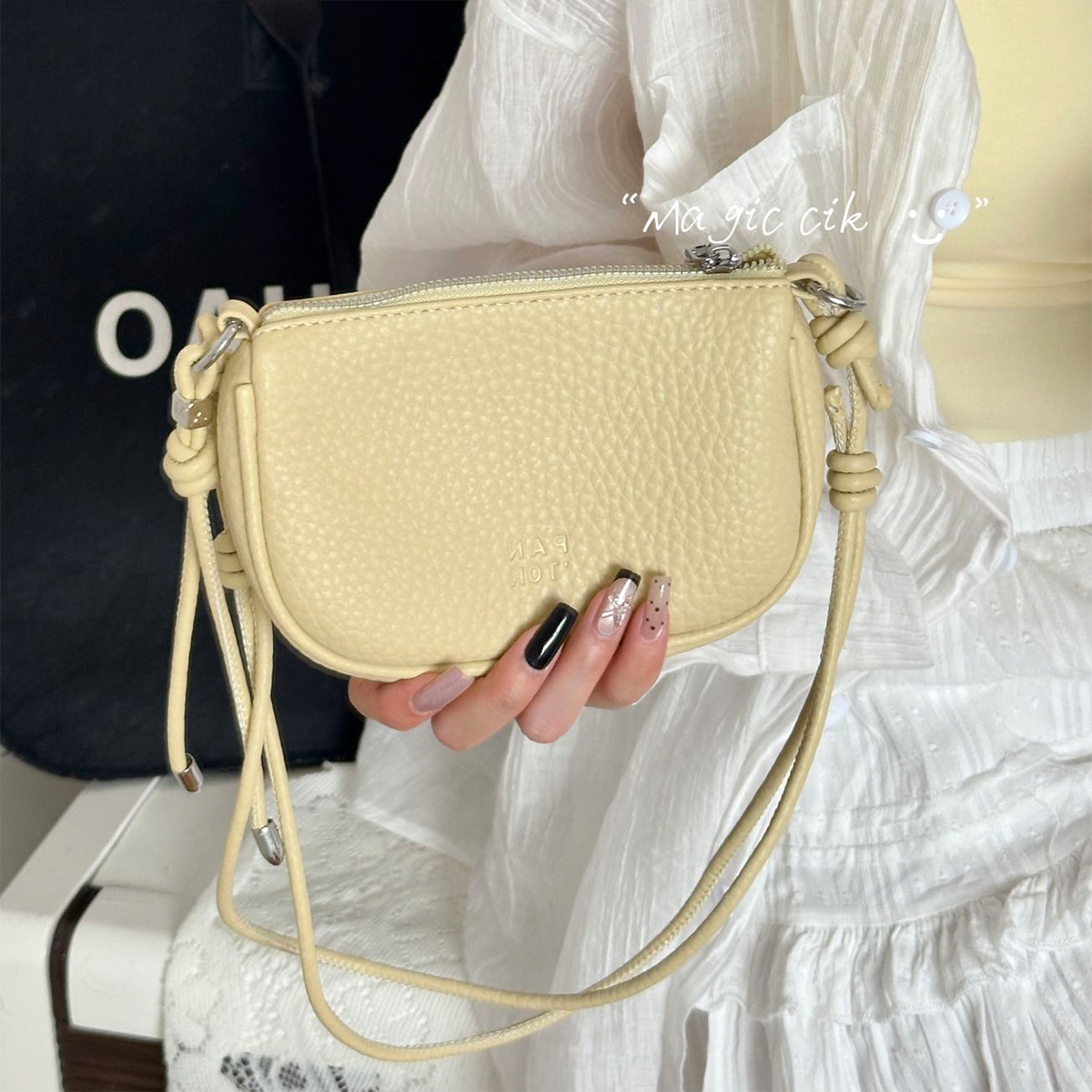 Korean-Style Minimalist Mini Shoulder Commuter Bag for Women - 2025 Summer Trendy Crossbody Small Square Bag Korean-Style Minimalist Mini Shoulder Commuter Bag for Women - 2025 Summer Trendy Crossbody Small Square Bag