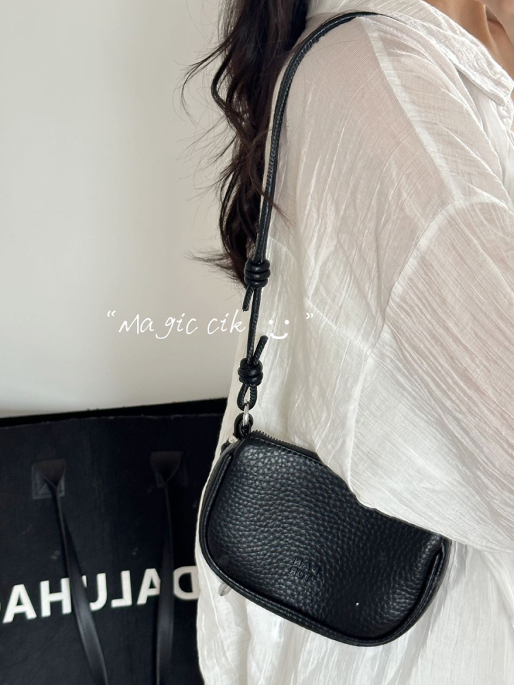 Korean-Style Minimalist Mini Shoulder Commuter Bag for Women - 2025 Summer Trendy Crossbody Small Square Bag Korean-Style Minimalist Mini Shoulder Commuter Bag for Women - 2025 Summer Trendy Crossbody Small Square Bag