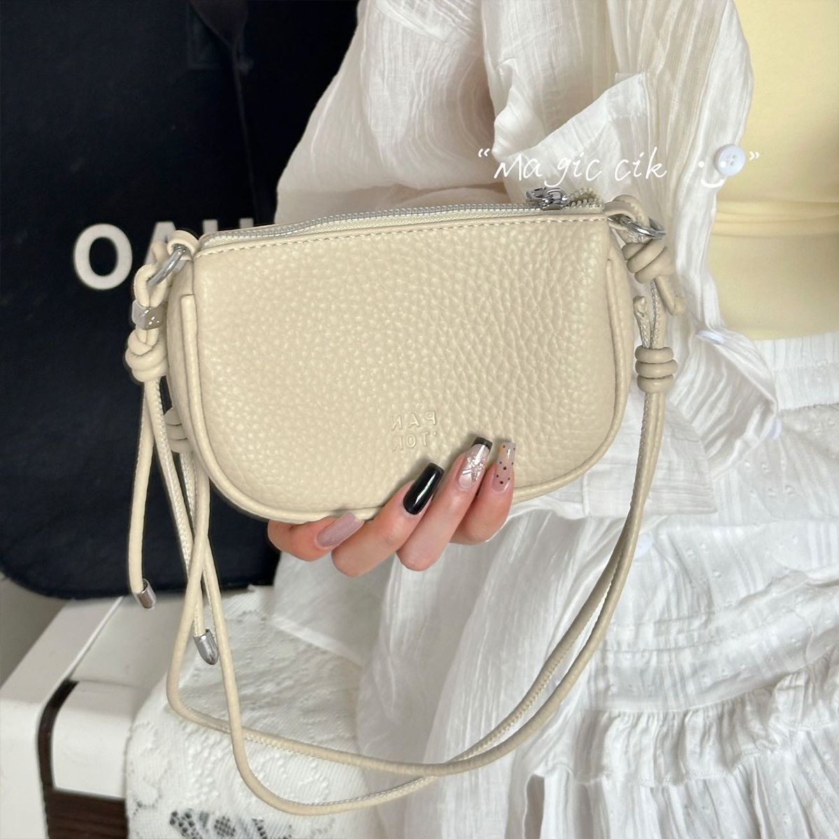 Korean-Style Minimalist Mini Shoulder Commuter Bag for Women - 2025 Summer Trendy Crossbody Small Square Bag Korean-Style Minimalist Mini Shoulder Commuter Bag for Women - 2025 Summer Trendy Crossbody Small Square Bag