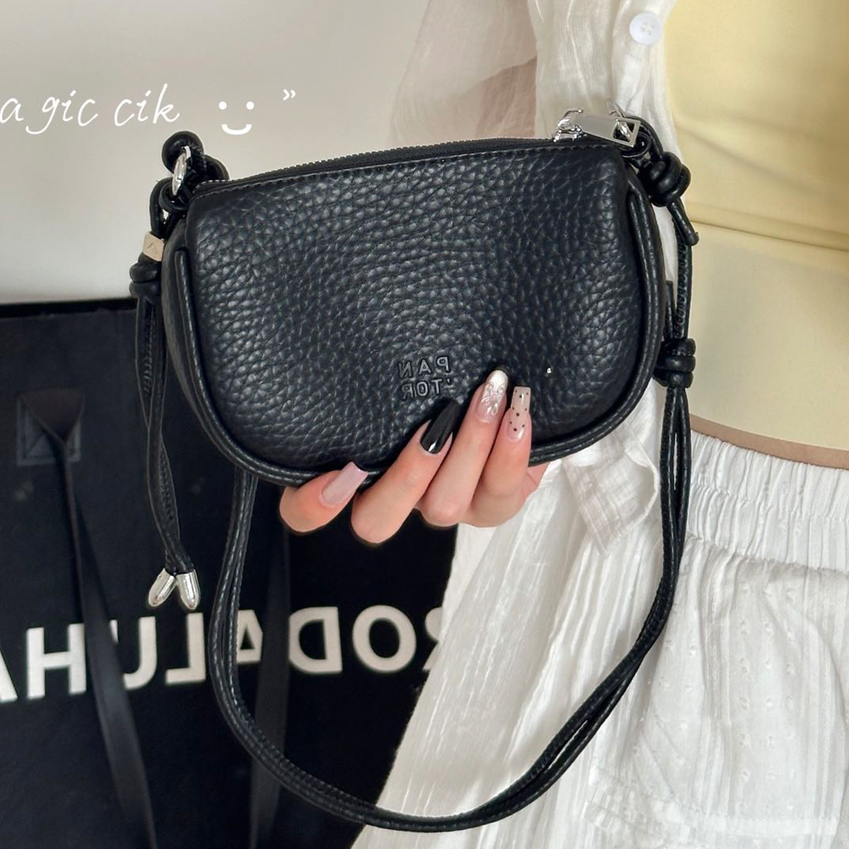 Korean-Style Minimalist Mini Shoulder Commuter Bag for Women - 2025 Summer Trendy Crossbody Small Square Bag Korean-Style Minimalist Mini Shoulder Commuter Bag for Women - 2025 Summer Trendy Crossbody Small Square Bag