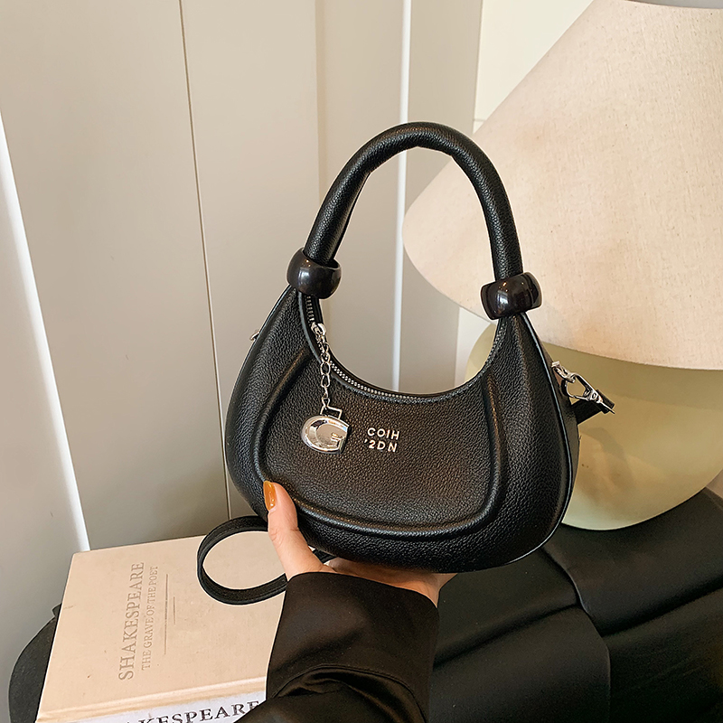 Korean-Style Minimalist Retro Handbag for Women - 2025 Summer Versatile Crossbody Dumpling Bag Korean-Style Minimalist Retro Handbag for Women - 2025 Summer Versatile Crossbody Dumpling Bag