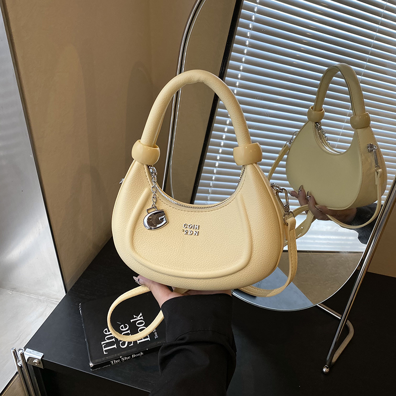 Korean-Style Minimalist Retro Handbag for Women - 2025 Summer Versatile Crossbody Dumpling Bag Korean-Style Minimalist Retro Handbag for Women - 2025 Summer Versatile Crossbody Dumpling Bag