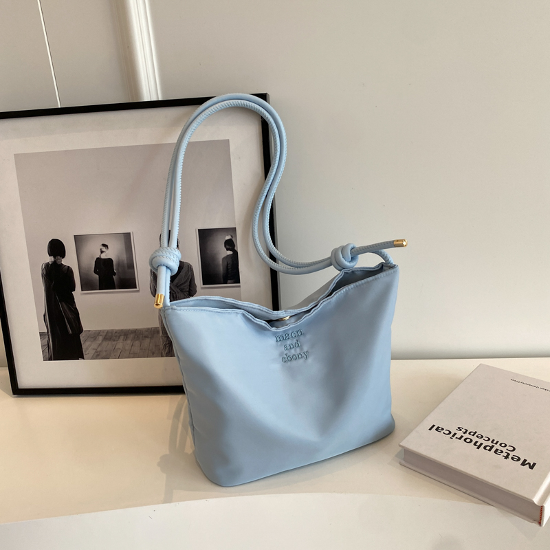 Korean-Style Minimalist Tote Bag for Women - Versatile Underarm Shoulder Bag with High-End Feel for Summer 2025 Fashion Korean-Style Minimalist Tote Bag for Women - Versatile Underarm Shoulder Bag with High-End Feel for Summer 2025 Fashion