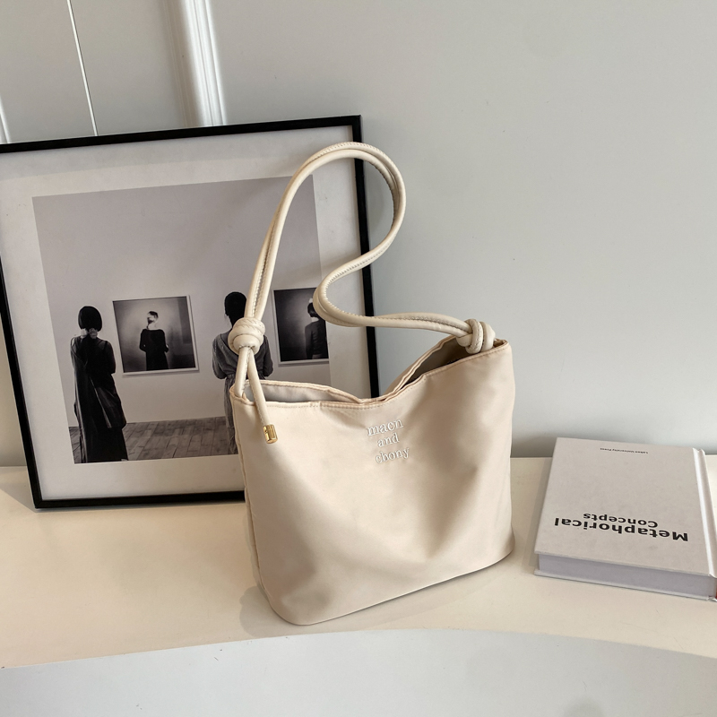 Korean-Style Minimalist Tote Bag for Women - Versatile Underarm Shoulder Bag with High-End Feel for Summer 2025 Fashion Korean-Style Minimalist Tote Bag for Women - Versatile Underarm Shoulder Bag with High-End Feel for Summer 2025 Fashion