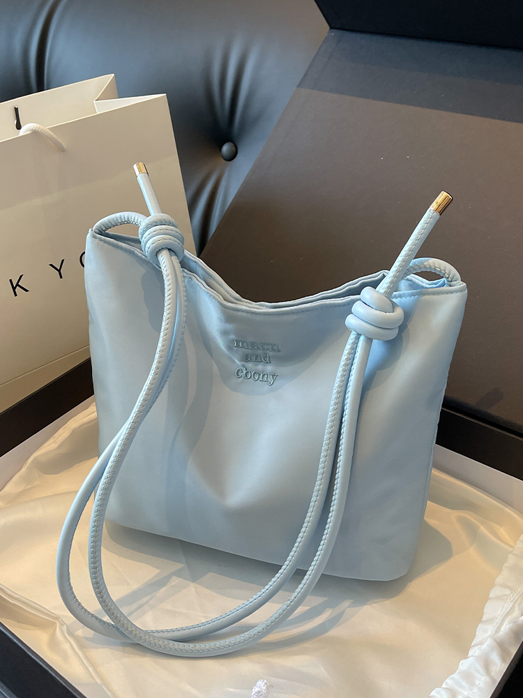 Korean-Style Minimalist Tote Bag for Women - Versatile Underarm Shoulder Bag with High-End Feel for Summer 2025 Fashion Korean-Style Minimalist Tote Bag for Women - Versatile Underarm Shoulder Bag with High-End Feel for Summer 2025 Fashion