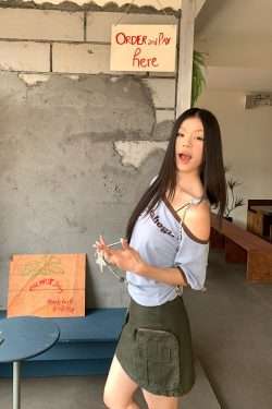 Korean Style Off-Shoulder Letter Print Short Sleeve T-Shirt for Women - Sexy Casual Slim Fit Top