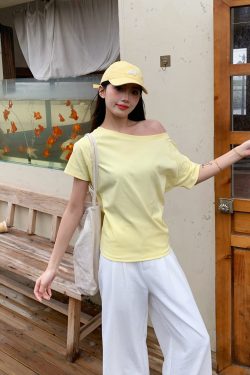 Korean Style One-Shoulder Short Sleeve T-Shirt for Women - Loose Fit Slimming Asymmetrical Off-Shoulder Top in Solid Color
