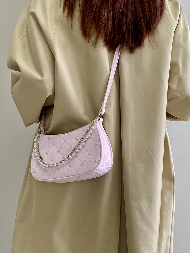 Korean-Style Pink Chain Underarm Crossbody Bag for Women - Trendy Small Shoulder Bag with Niche Design for 2025 Korean-Style Pink Chain Underarm Crossbody Bag for Women - Trendy Small Shoulder Bag with Niche Design for 2025