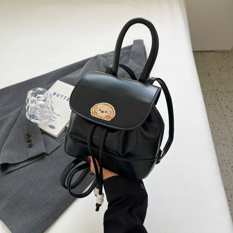 Korean Style Retro Fashion Backpack - High-End Niche Crossbody Bag for Spring/Summer 2025 Korean Style Retro Fashion Backpack - High-End Niche Crossbody Bag for Spring/Summer 2025