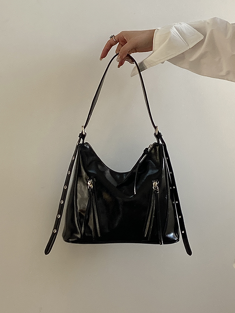 Korean Style Retro Large Capacity Tote Bag - Versatile Women's Shoulder & Crossbody Bag for Everyday Use Korean Style Retro Large Capacity Tote Bag - Versatile Women's Shoulder & Crossbody Bag for Everyday Use