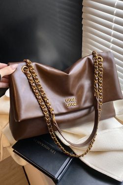 Korean-Style Retro Oil Wax Leather Shoulder Bag for Women - High-Quality Commuter Fashion for Autumn/Winter 2025